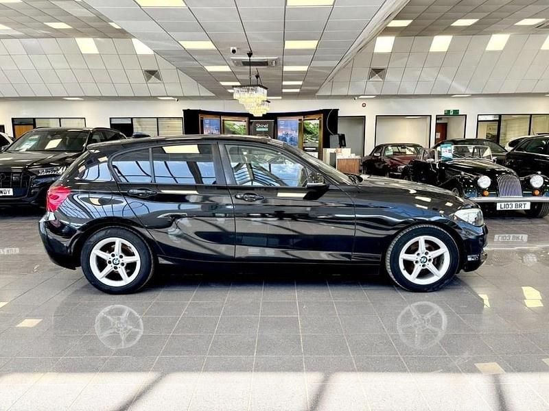 Begagnad BMW 116 Efficient Dynamics 116 HK (85 kW) 2016 Svart Halvkombi