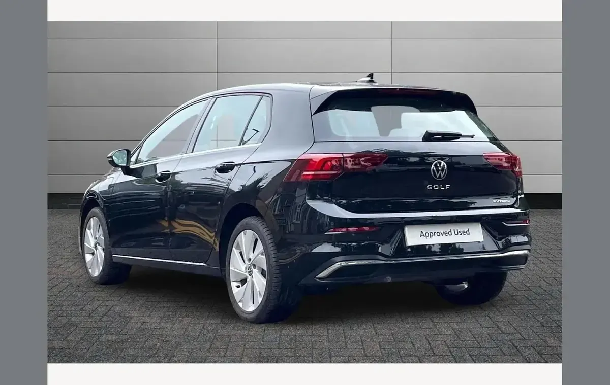Used VW Golf VIII Style 204 HP (150 kW) 2025 Grenadilla black Hatchback