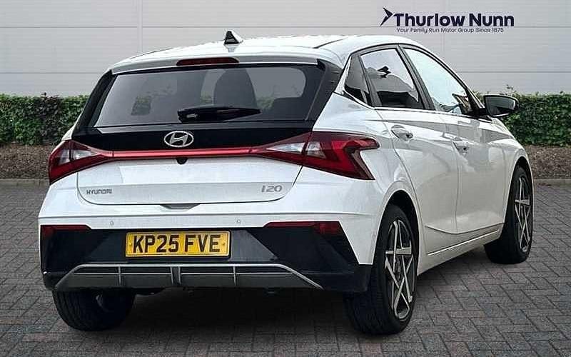 Used Hyundai i20 Premium 101 HP (74 kW) 2025 White Hatchback