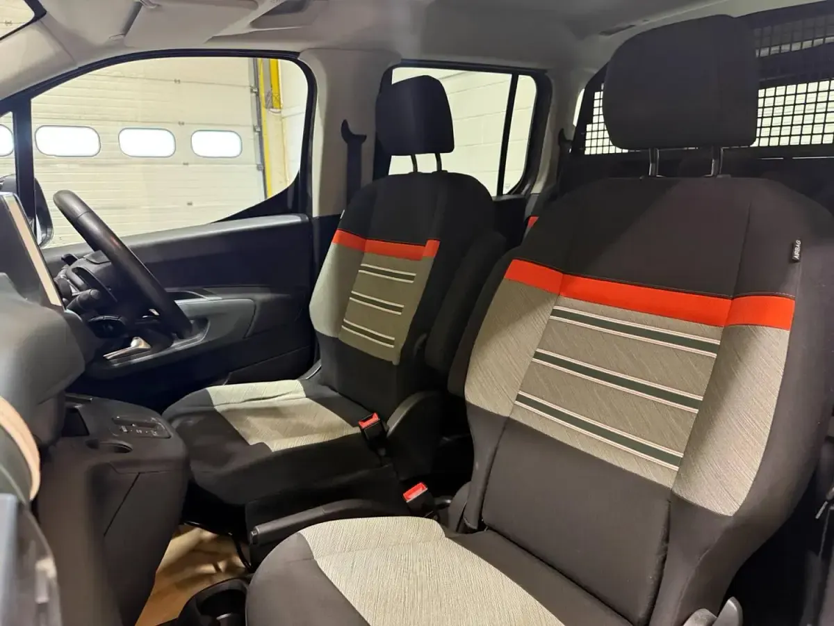 Used Citroën Berlingo XTR 130 HP (95 kW) 2024 Grey MPV