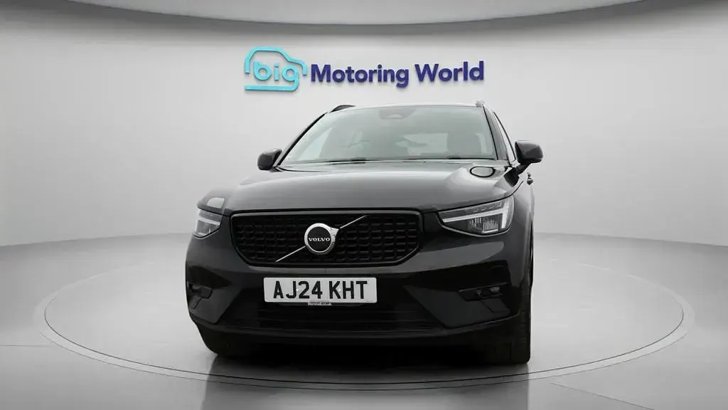 Used Volvo XC40 Plus 163 HP (119 kW) 2024 Black SUV