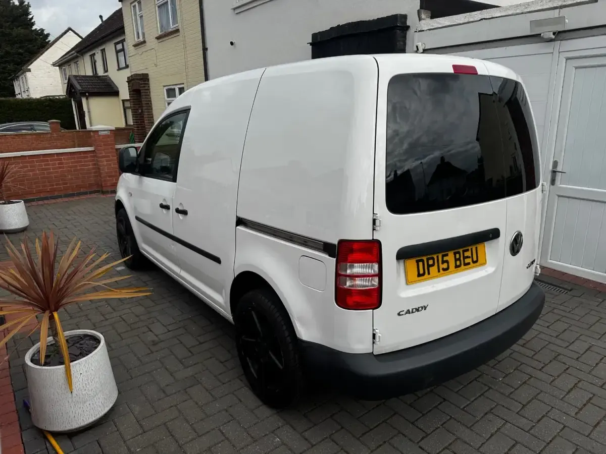 Usado VW Caddy Startline 75 HP (55 kW) 2015 Branco Monovolume