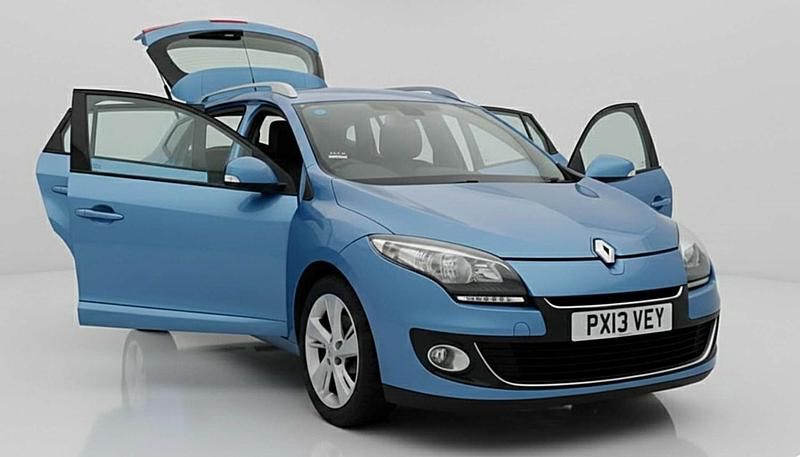 Blue Used 2013 Renault Mégane GrandTour Dynamique Estate | £4,495 (Fair price) - Image 1/4