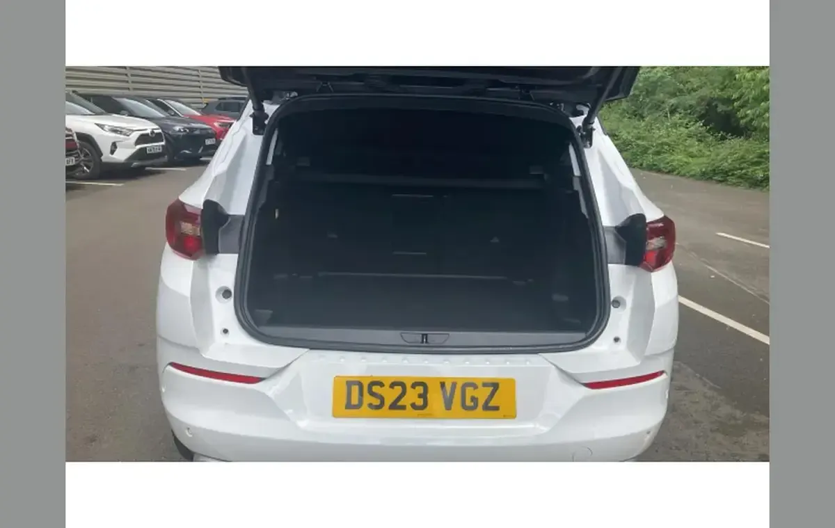 Used Vauxhall Grandland X Ultimate 128 HP (94 kW) 2023 White SUV