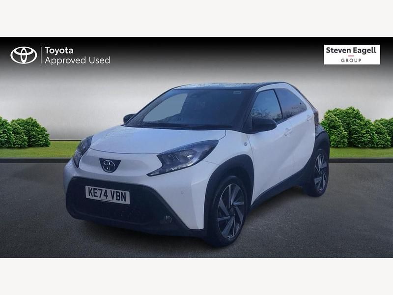 Used Toyota Aygo X 72 HP (52 kW) 2024 White SUV
