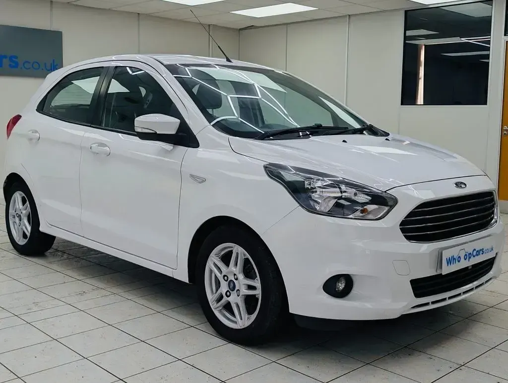 Used Ford Ka Plus Zetec 85 HP (62 kW) 2017 White Hatchback