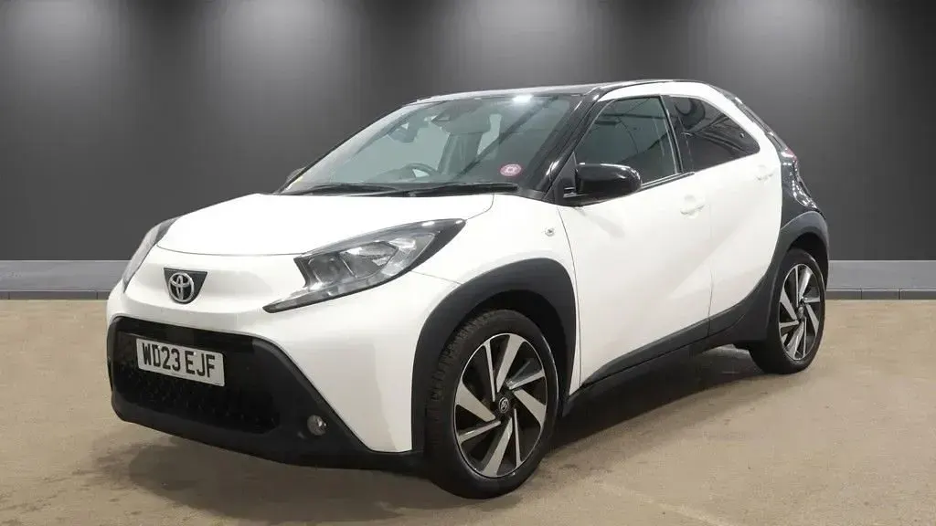 Used Toyota Aygo X 72 HP (52 kW) 2023 White SUV