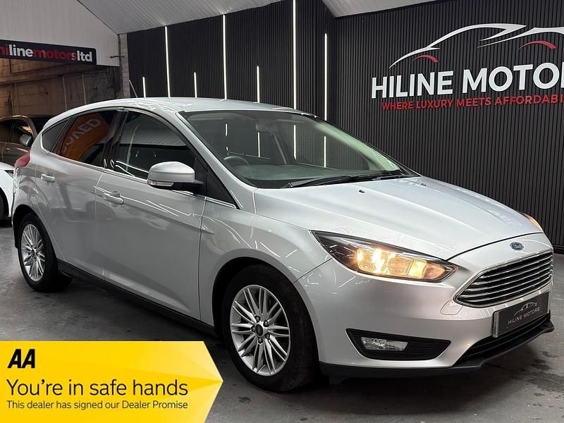 Used Ford Focus Zetec 120 HP (88 kW) 2017 Silver Hatchback