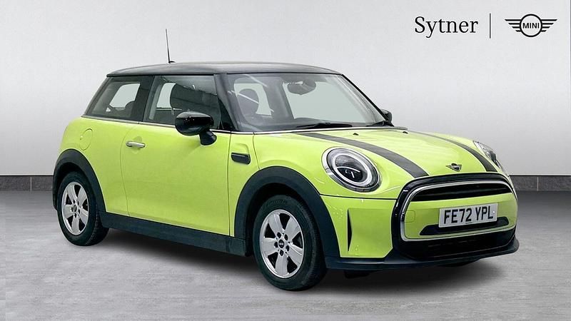 Used Mini Cooper Classic 134 HP (98 kW) 2022 Yellow Hatchback