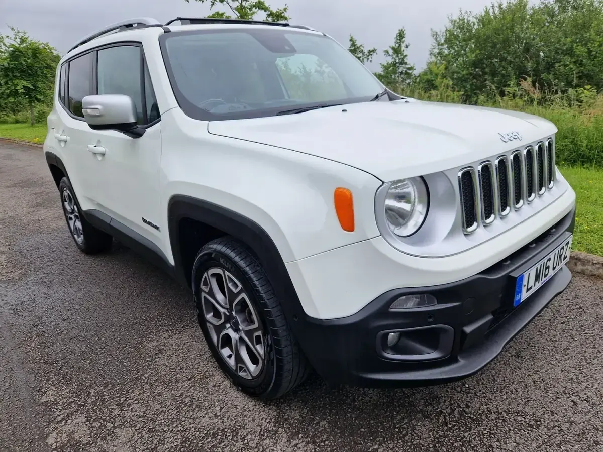 Used Jeep Renegade Limited 170 HP (125 kW) 2016 White SUV