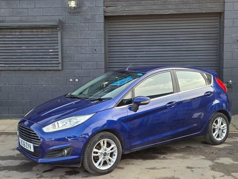 Used Ford Fiesta Zetec 100 HP (73 kW) 2016 Blue Hatchback
