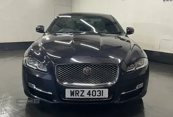 Used Jaguar XJ Portfolio 300 HP (220 kW) 2016 Black Sedan