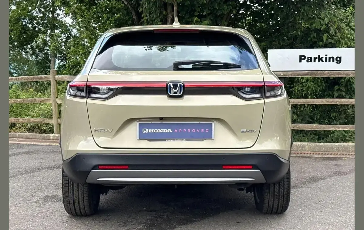 Used Honda HR-V Elegance 131 HP (96 kW) 2023 Sand khaki SUV