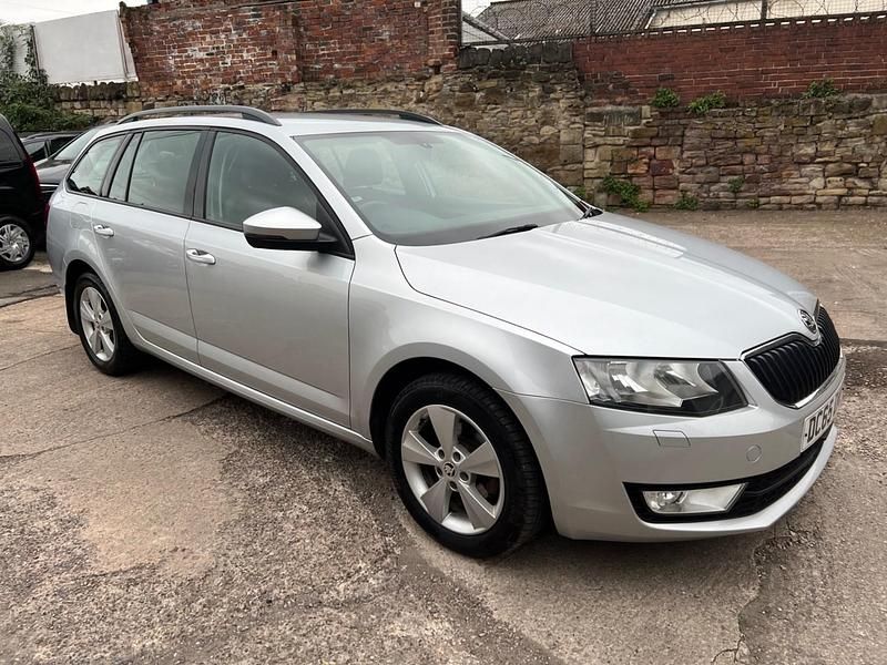 Used Skoda Octavia SE L 110 HP (80 kW) 2015 Silver Estate