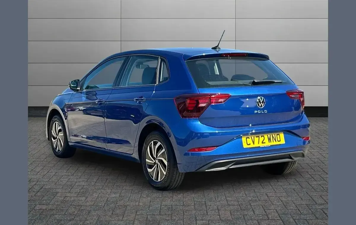 Used VW Polo Life 95 HP (69 kW) 2022 Blue Hatchback