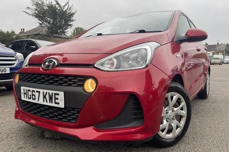 Used Hyundai i10 SE 87 HP (63 kW) 2017 Red Hatchback