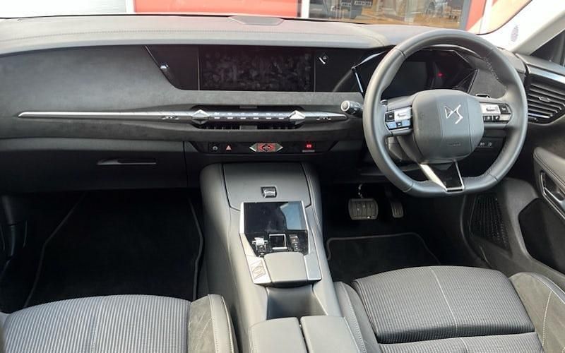 Used DS Automobiles DS4 224 HP (164 kW) 2024 White Hatchback