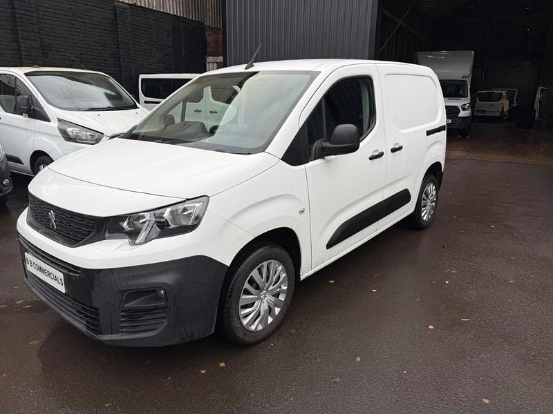 Used Peugeot Partner S 131 HP (96 kW) 2020 White MPV