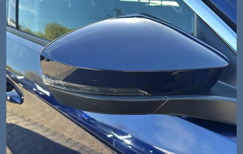 Used VW T-Roc SE 114 HP (83 kW) 2019 Blue SUV