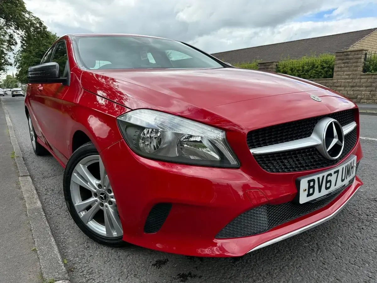 Used Mercedes A180 109 HP (80 kW) 2017 Red Hatchback