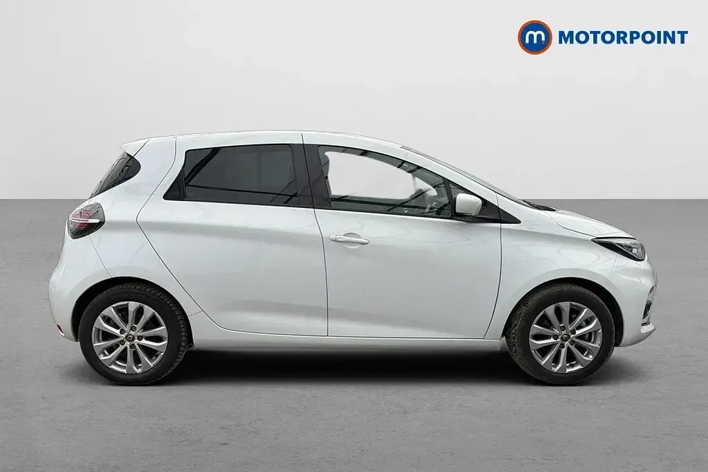 Used Renault Zoe Iconic 100 kW (136 HP) 2021 White Hatchback