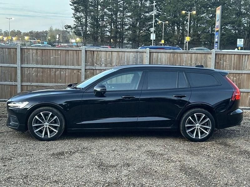 Used Volvo V60 Momentum 163 HP (119 kW) 2022 Black Estate