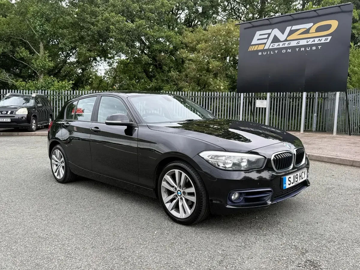 Used BMW 118 Sport Line 2019 Black Hatchback