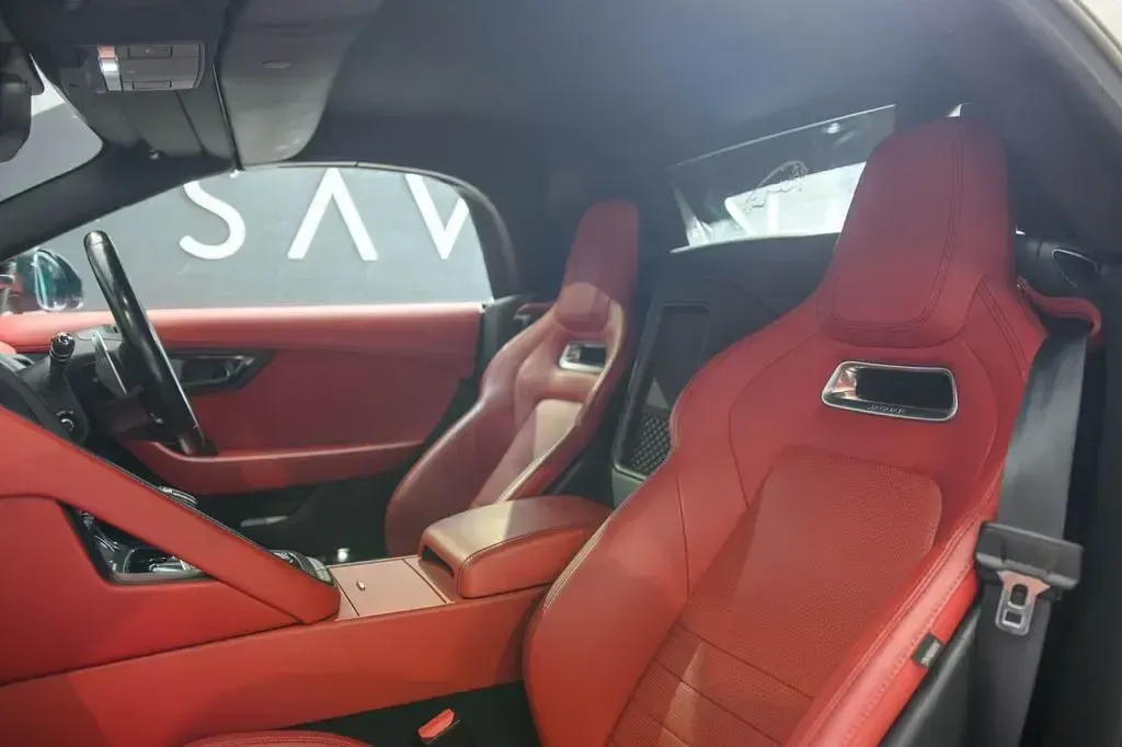 Used Jaguar F-Type R 550 HP (404 kW) 2018 Green Cabriolet