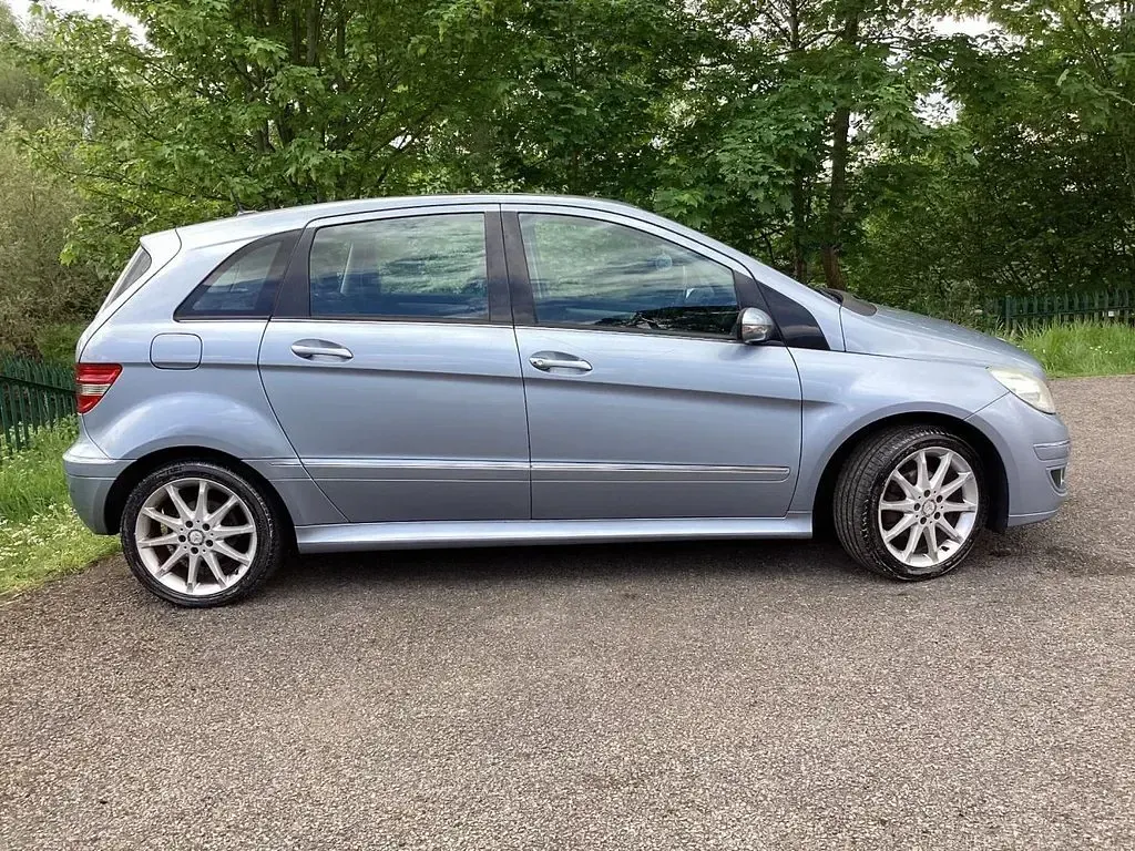Used Mercedes B170 SE 116 HP (85 kW) 2007 Blue MPV