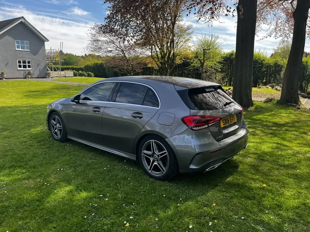 Begagnad Mercedes A200 AMG line Plus 2018 Grå Halvkombi
