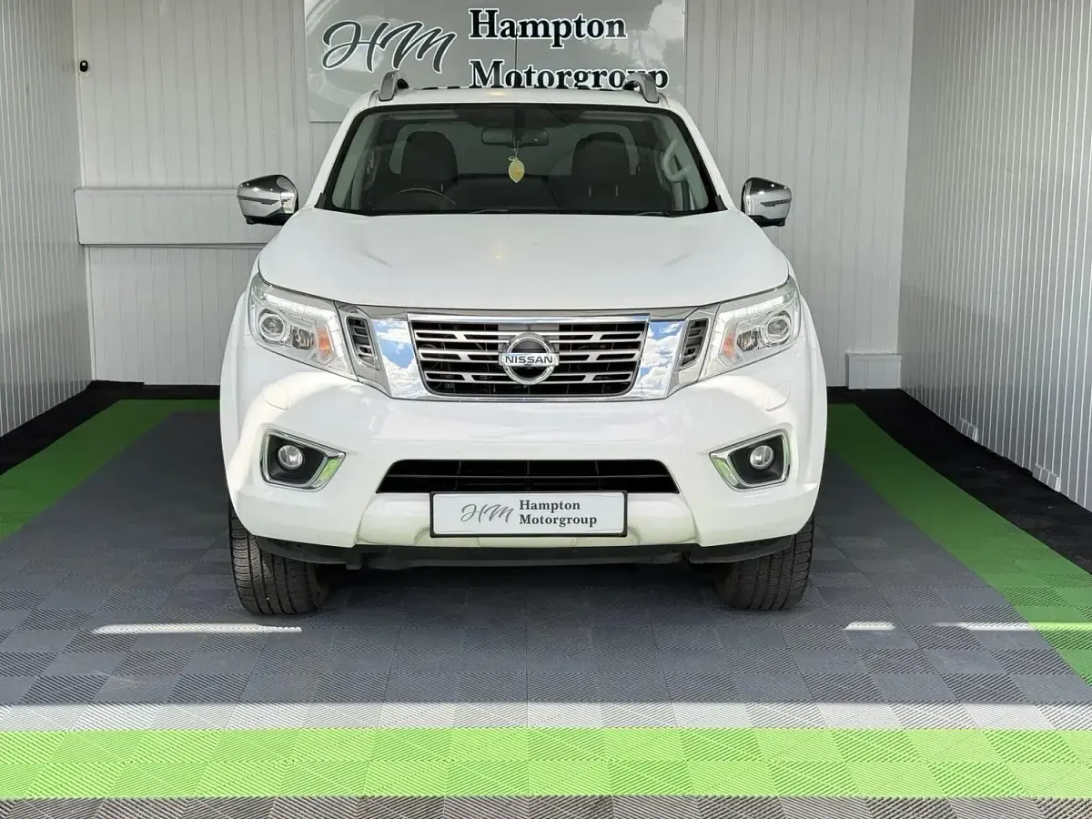 Used Nissan Navara Tekna 190 HP (139 kW) 2018 White Pickup