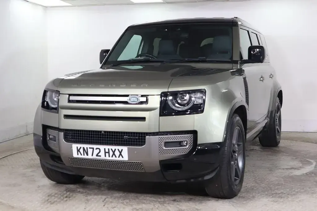 Usado Land Rover Defender SE Dynamic 250 HP (183 kW) 2022 Verde SUV