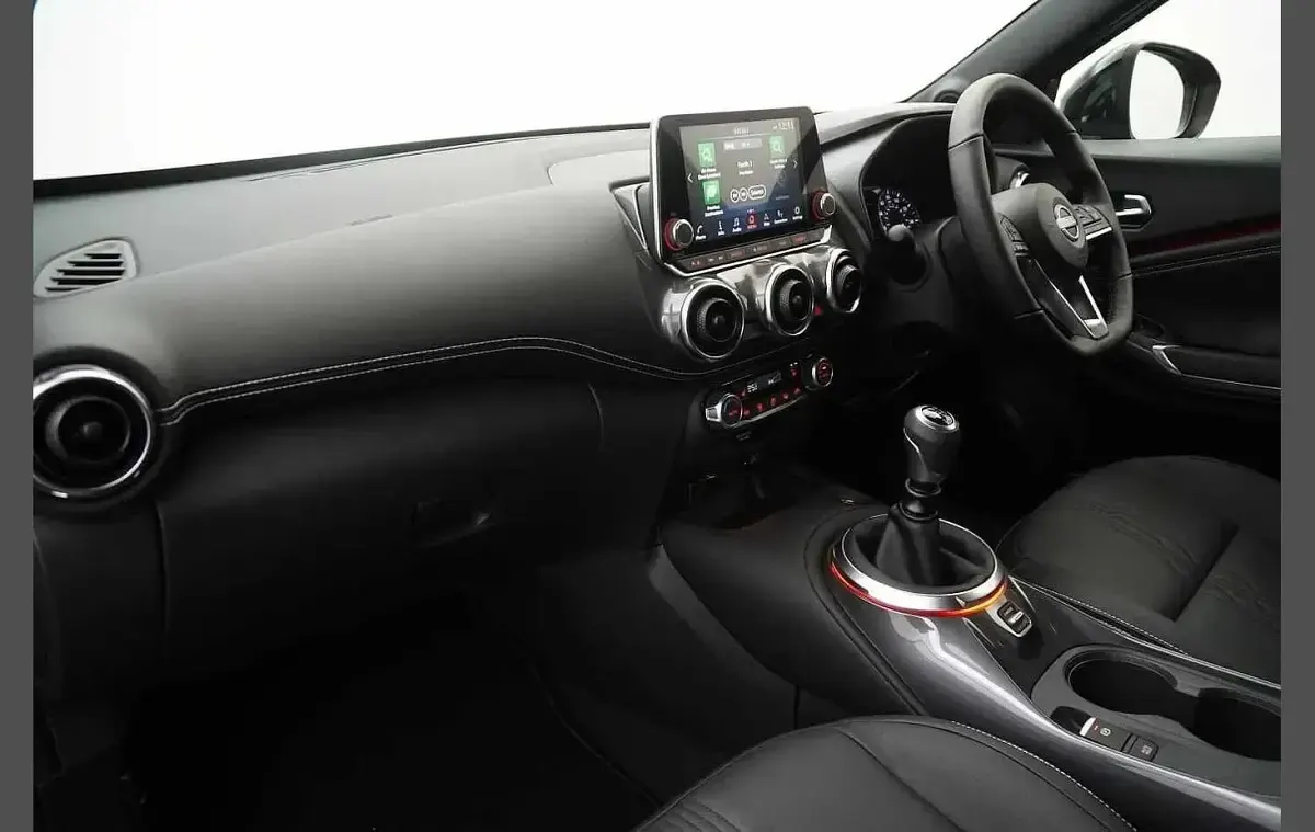 Used Nissan Juke Tekna 112 HP (82 kW) 2023 Red SUV