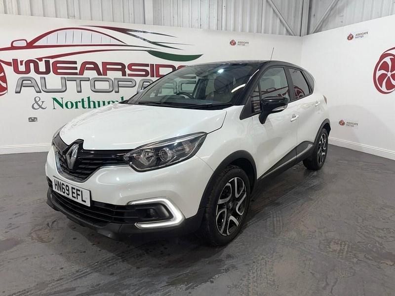 Used Renault Captur Iconic 90 HP (66 kW) 2019 White SUV