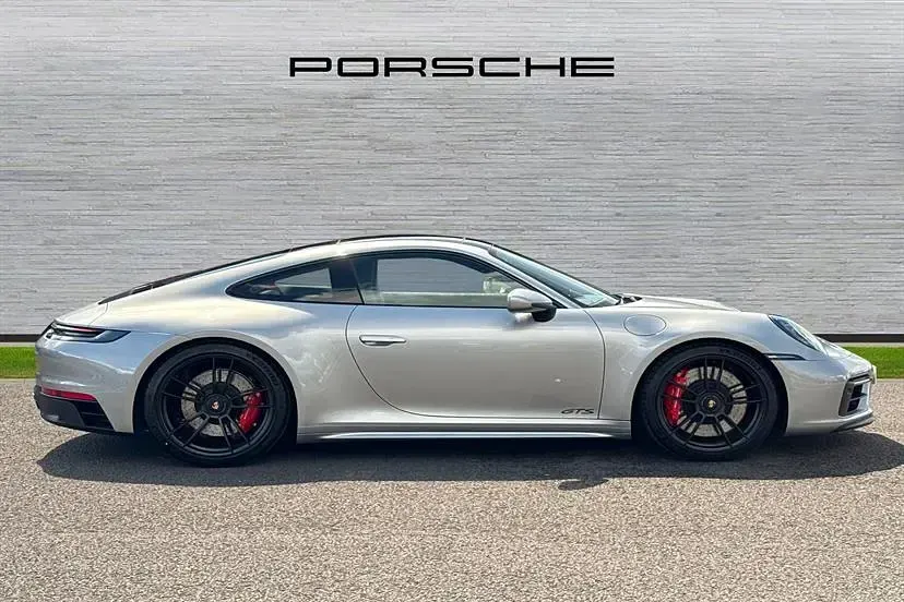 Begagnad Porsche 911 480 HK (353 kW) 2023 Silver Sportkupé