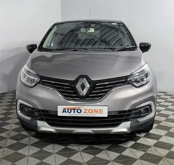 Used Renault Captur Dynamique 90 HP (66 kW) 2018 Grey/black SUV