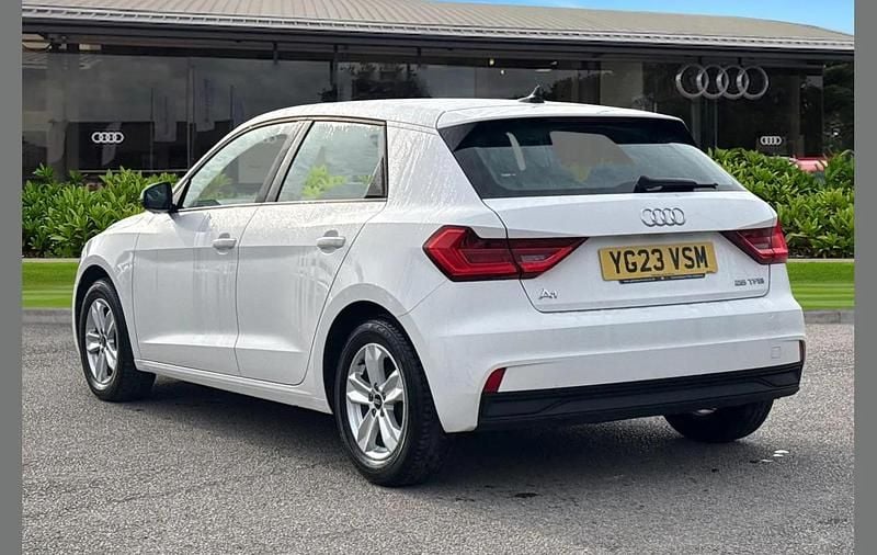 Used Audi A1 Design 95 HP (69 kW) 2023 White SUV