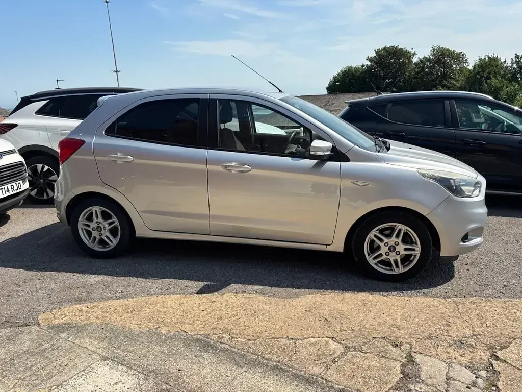 Used Ford Ka Plus Zetec 85 HP (62 kW) 2017 Silver Hatchback