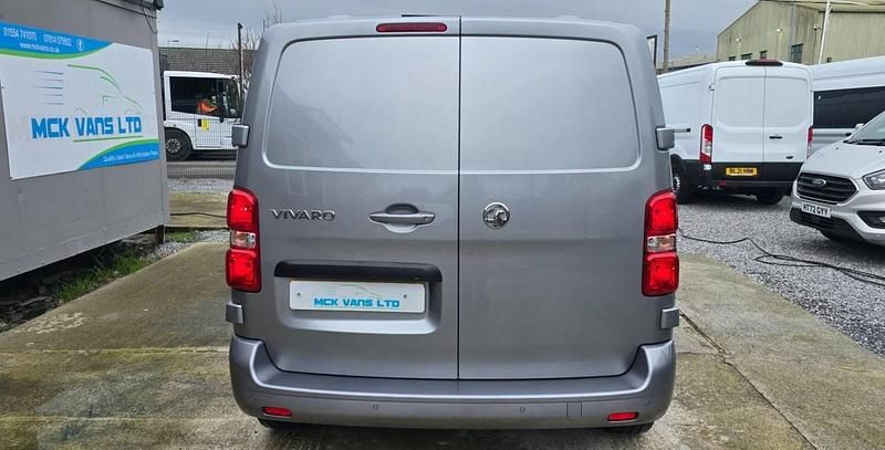 Used Vauxhall Vivaro 120 HP (88 kW) 2023 Grey MPV
