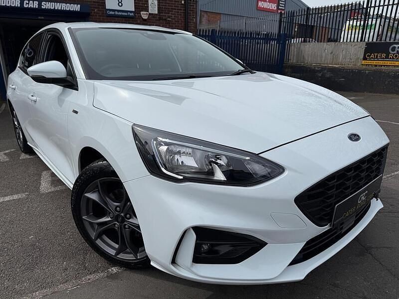 Used Ford Focus ST-Line 125 HP (91 kW) 2019 White Hatchback