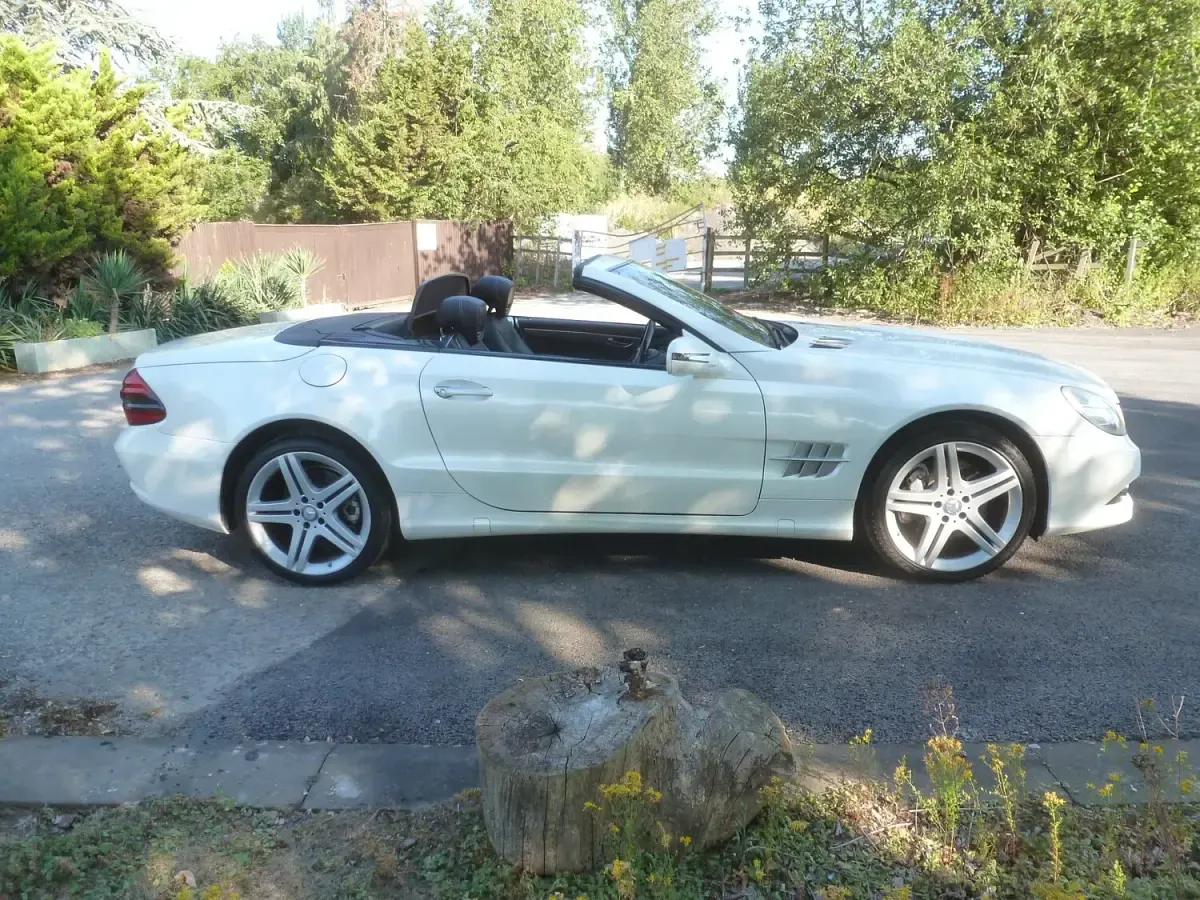 Used Mercedes SL350 2010 White Cabriolet