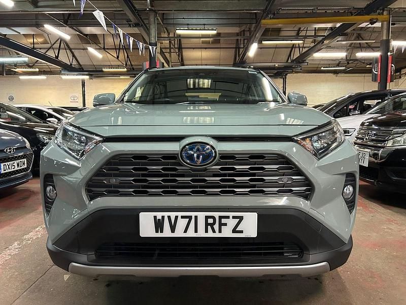 Used Toyota RAV4 Design 2021 Green SUV
