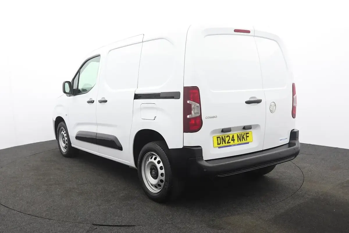 Used Vauxhall Combo 100 HP (73 kW) 2024 White MPV