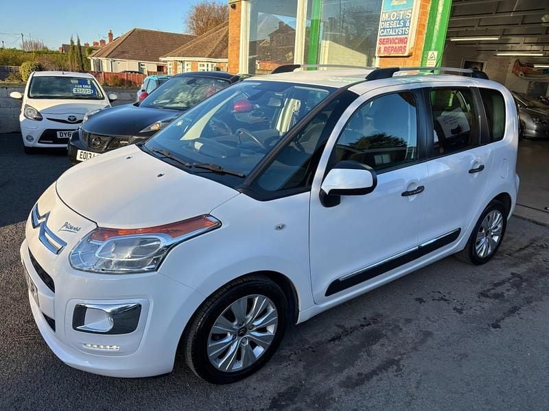White Used 2015 Citroën C3 Picasso Exclusive MPV | £5,495 (Fair price) - Image 1/4