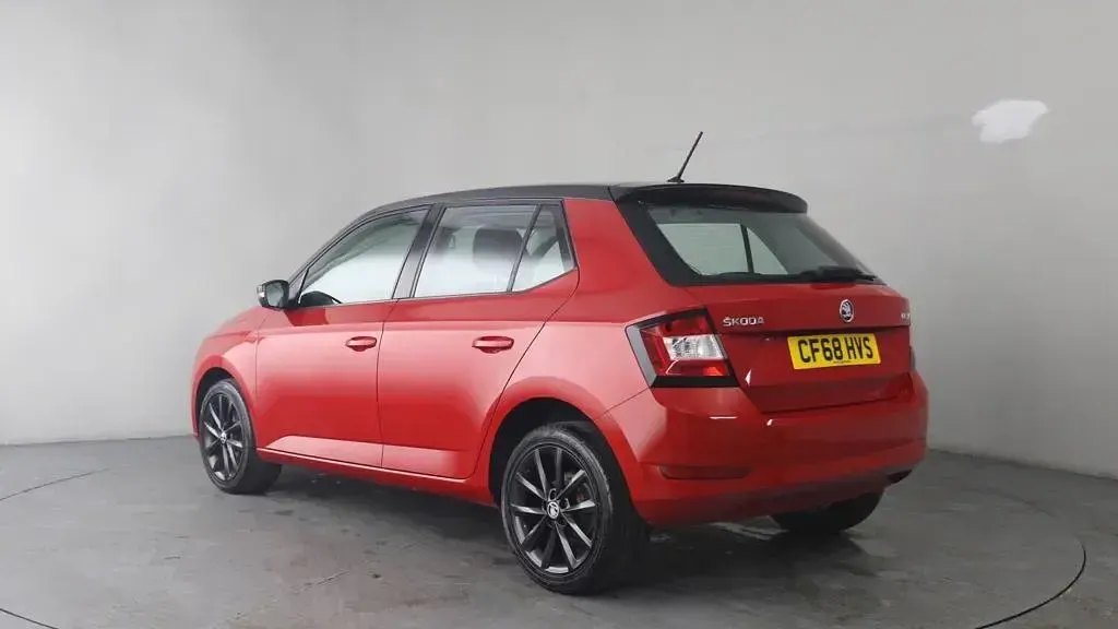 Used Skoda Fabia Colour Edition 75 HP (55 kW) 2019 Red Hatchback