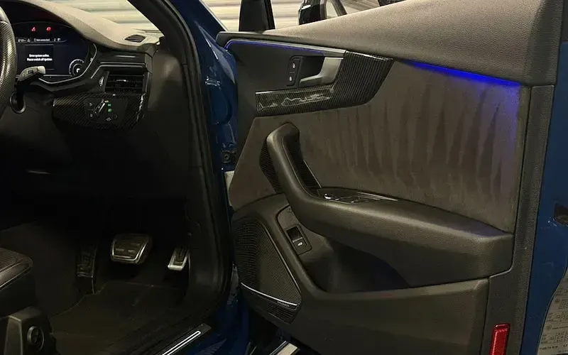 Used Audi A4 Black Edition 150 HP (110 kW) 2019 Blue Sedan