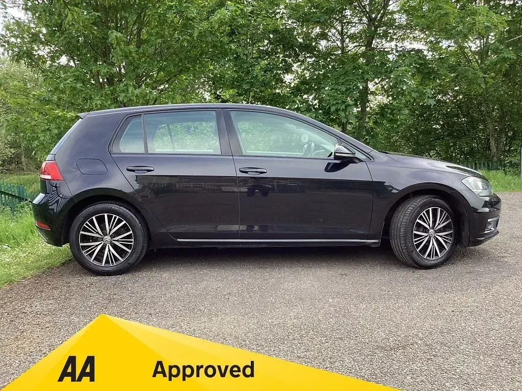Used VW Golf VII SE 125 HP (91 kW) 2018 Black Hatchback