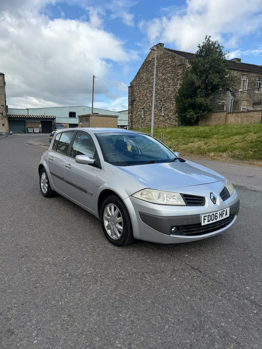Used Renault Mégane II Dynamique 2006 Silver Hatchback