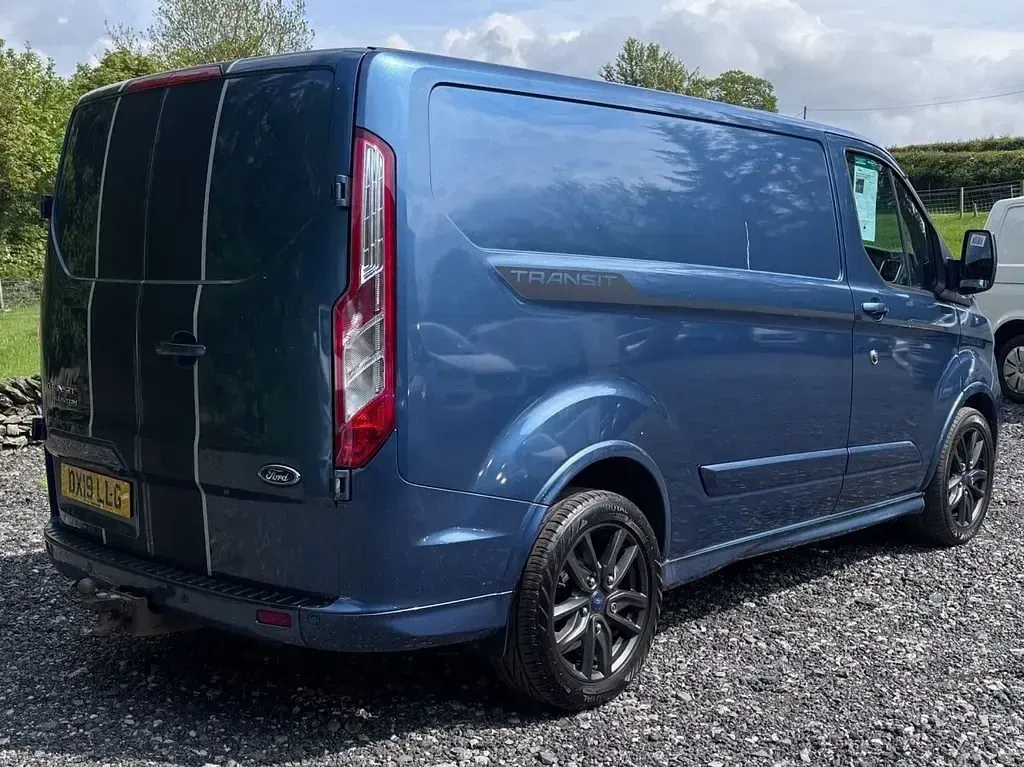 Begagnad Ford Transit Custom Sport 170 HK (125 kW) 2019 Blå Van