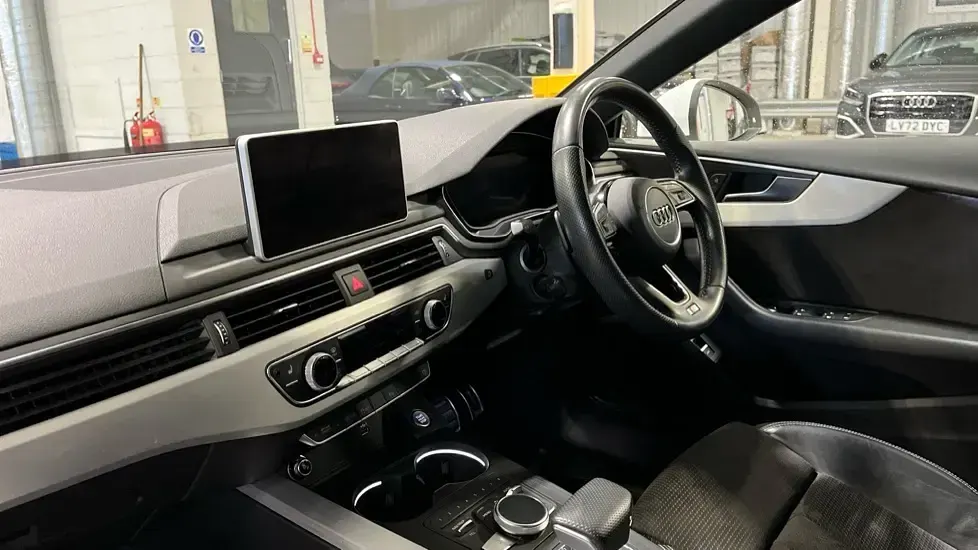 Used Audi A5 Sportback S-Line 190 HP (139 kW) 2018 Ibis white Hatchback